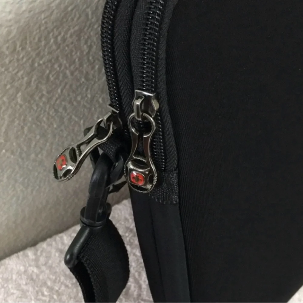 SwissGear Unisex Black Neoprene Shoulder Strap Laptop Bag Commuter Travel Work